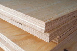 fabricación de tableros contrachapados de pino